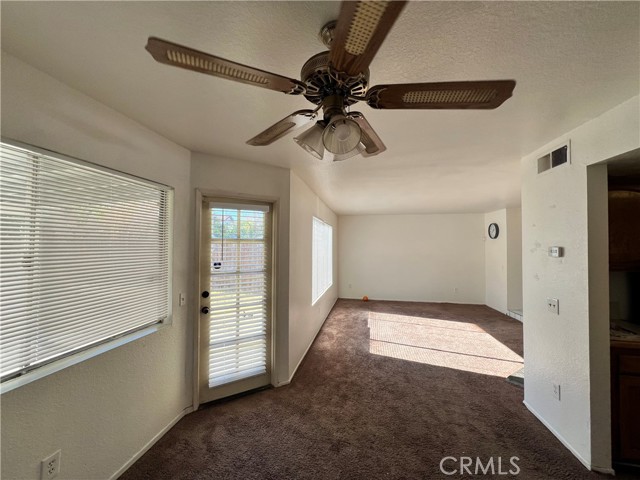 Detail Gallery Image 5 of 27 For 14629 Mountain High Dr, Fontana,  CA 92337 - 4 Beds | 2/1 Baths