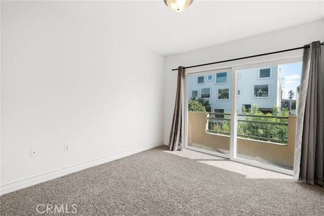 Detail Gallery Image 8 of 16 For 1319 N Detroit St #208,  West Hollywood,  CA 90069 - 3 Beds | 2/1 Baths