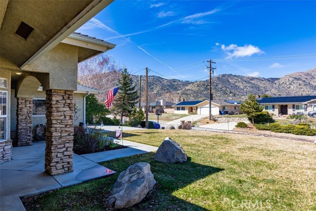 Detail Gallery Image 4 of 49 For 22104 Mccarthy Dr, Tehachapi,  CA 93561 - 3 Beds | 2 Baths