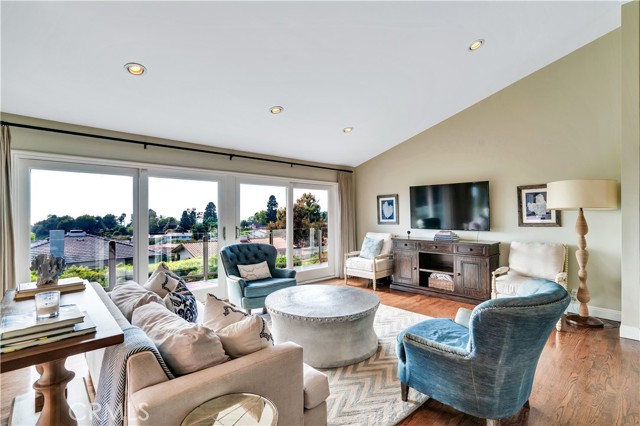 1232 Via Coronel, Palos Verdes Estates CA: https://media.crmls.org/medias/ffe62344-fe7c-4378-ad2e-f7173aba995a.jpg