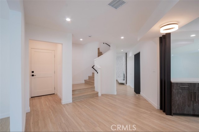 Detail Gallery Image 12 of 24 For 1346 N Stanley Ave #1,  Los Angeles,  CA 90046 - 4 Beds | 4/1 Baths