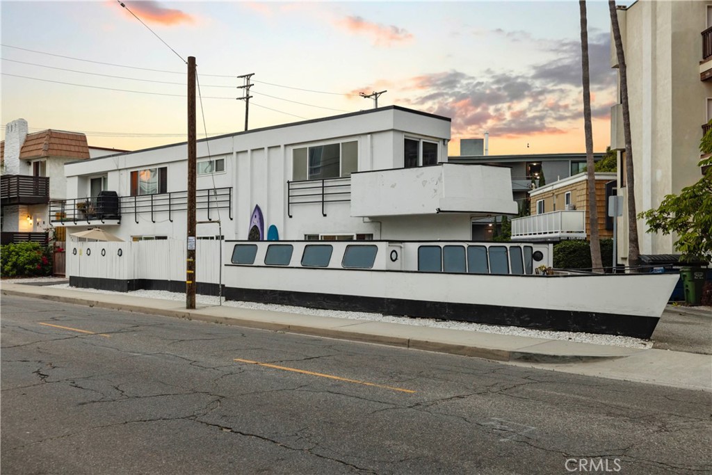 Triplex at 3906 Pacific Avenue