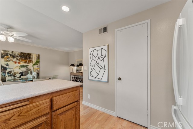 Detail Gallery Image 15 of 39 For 1404 Stonewood Ct, San Pedro,  CA 90732 - 2 Beds | 2/1 Baths