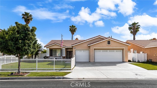 Detail Gallery Image 2 of 47 For 1261 Florence St, Corona,  CA 92882 - 4 Beds | 2 Baths