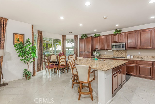 Detail Gallery Image 8 of 50 For 36301 Bay Hill Dr, Beaumont,  CA 92223 - 4 Beds | 3 Baths