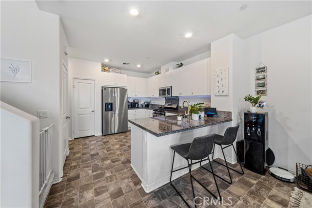 Detail Gallery Image 9 of 33 For 16000 Lasselle #5,  Moreno Valley,  CA 92551 - 3 Beds | 2/1 Baths