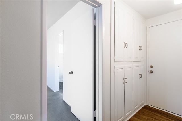 320 1/2 Coral Avenue, Newport Beach CA: https://media.crmls.org/medias/ffea4439-a406-41bc-bb26-714f61bcdd20.jpg