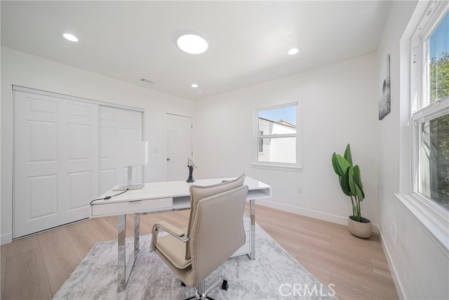 3211 W Jeffries Avenue, Burbank CA: https://media.crmls.org/medias/ffea5c8c-1485-45e1-af28-427208a935b9.jpg