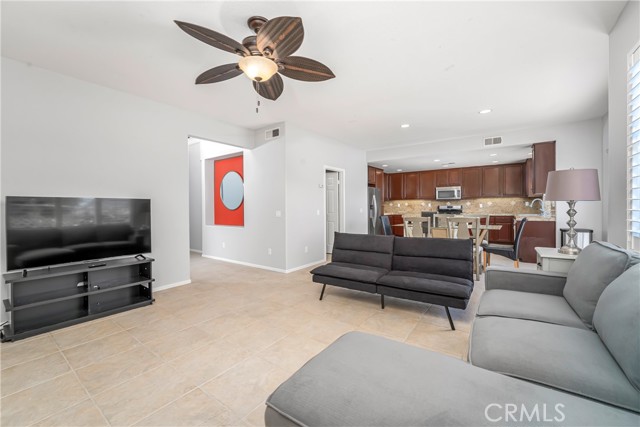 659 Canopy Drive, San Marcos CA: https://media.crmls.org/medias/ffeb00b0-2b92-45dc-b2b2-d32f3dd18ef0.jpg