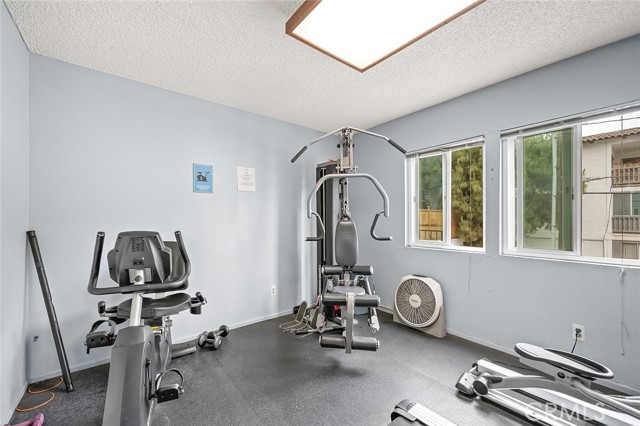 1222 N Olive Dr, West Hollywood CA: https://media.crmls.org/medias/ffeb01c2-0872-4d44-b636-6f12e4cd9c68.jpg