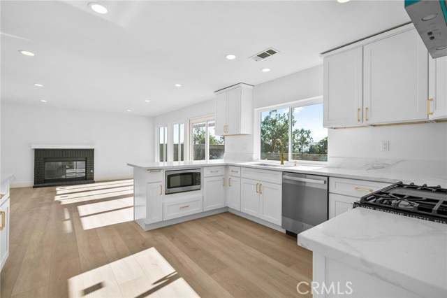 Detail Gallery Image 9 of 35 For 3017 W Meyers, San Bernardino,  CA 92407 - 6 Beds | 3 Baths