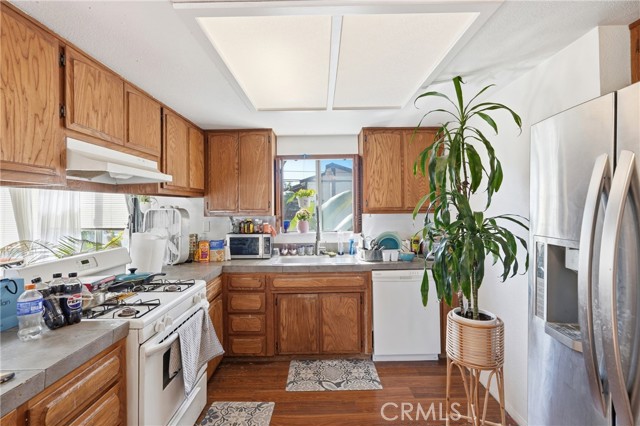 Detail Gallery Image 8 of 26 For 2304 Voorhees Ave, Redondo Beach,  CA 90278 - – Beds | – Baths