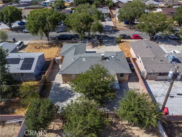 438 E Avenue R5, Palmdale CA: https://media.crmls.org/medias/ffebaacb-ba2f-4706-92da-7f8d6e7462fc.jpg