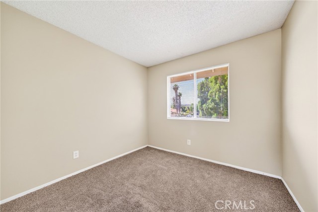 Detail Gallery Image 13 of 29 For 10235 Basalt, Mentone,  CA 92359 - 5 Beds | 3 Baths