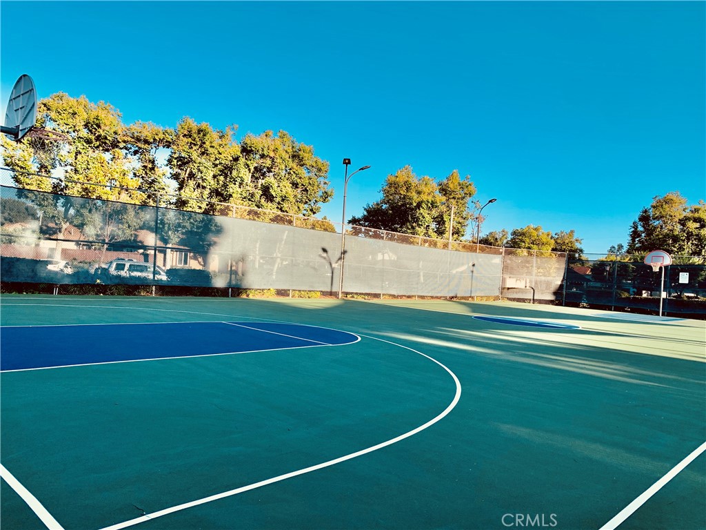 https://media.crmls.org/medias/ffec3a07-a0e4-4999-bd87-d211fe070321.jpg?preset=X-Large