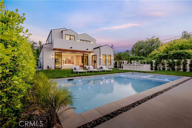 Detail Gallery Image 35 of 37 For 16711 Moorpark St, Encino,  CA 91436 - 6 Beds | 6/1 Baths