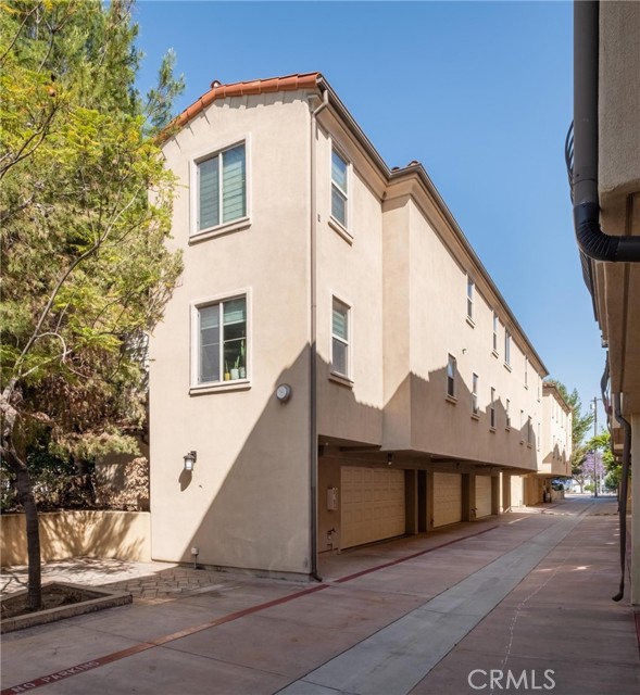 Detail Gallery Image 2 of 39 For 26404 Vermont Avenue #3,  Harbor City,  CA 90710 - 3 Beds | 1/1 Baths