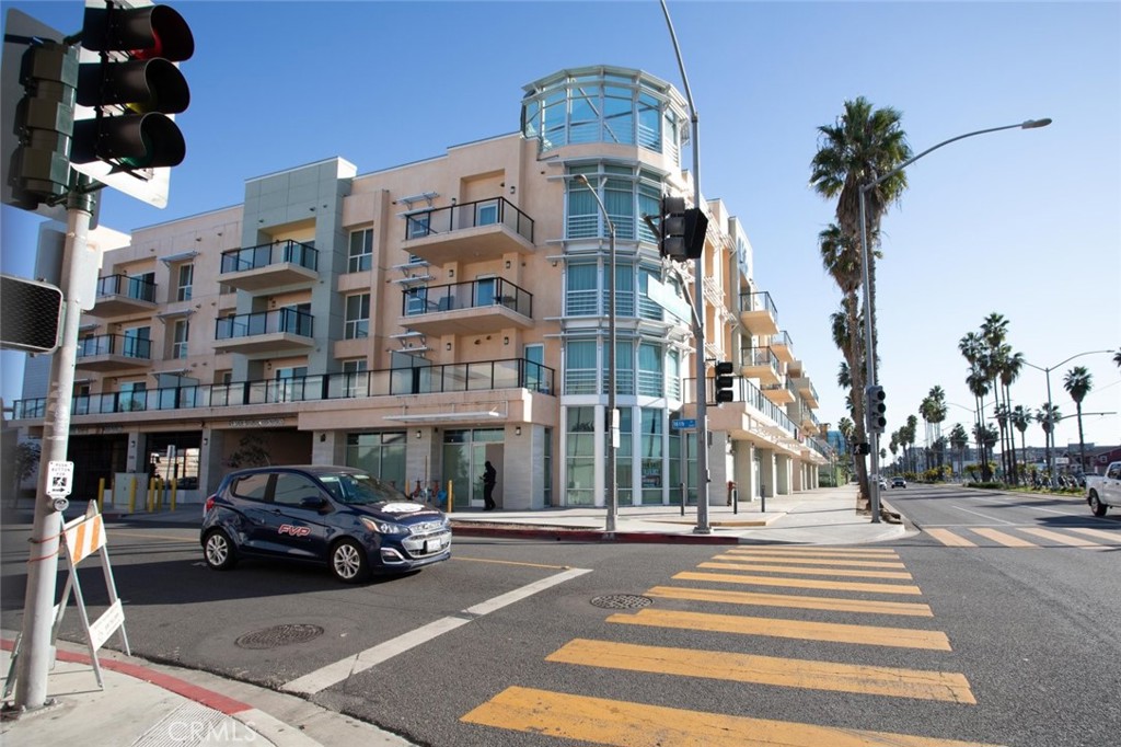 1598 Long Beach #407