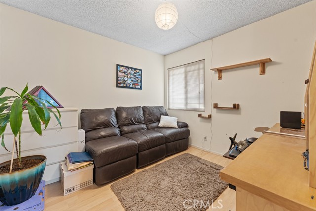 757 Yuma Court, San Dimas CA: https://media.crmls.org/medias/ffef13e9-d0c6-4651-bd4f-50152ed3d07e.jpg