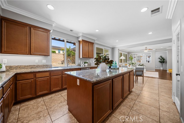 Detail Gallery Image 9 of 55 For 7626 Soaring Bird Ct, Corona,  CA 92880 - 5 Beds | 3 Baths