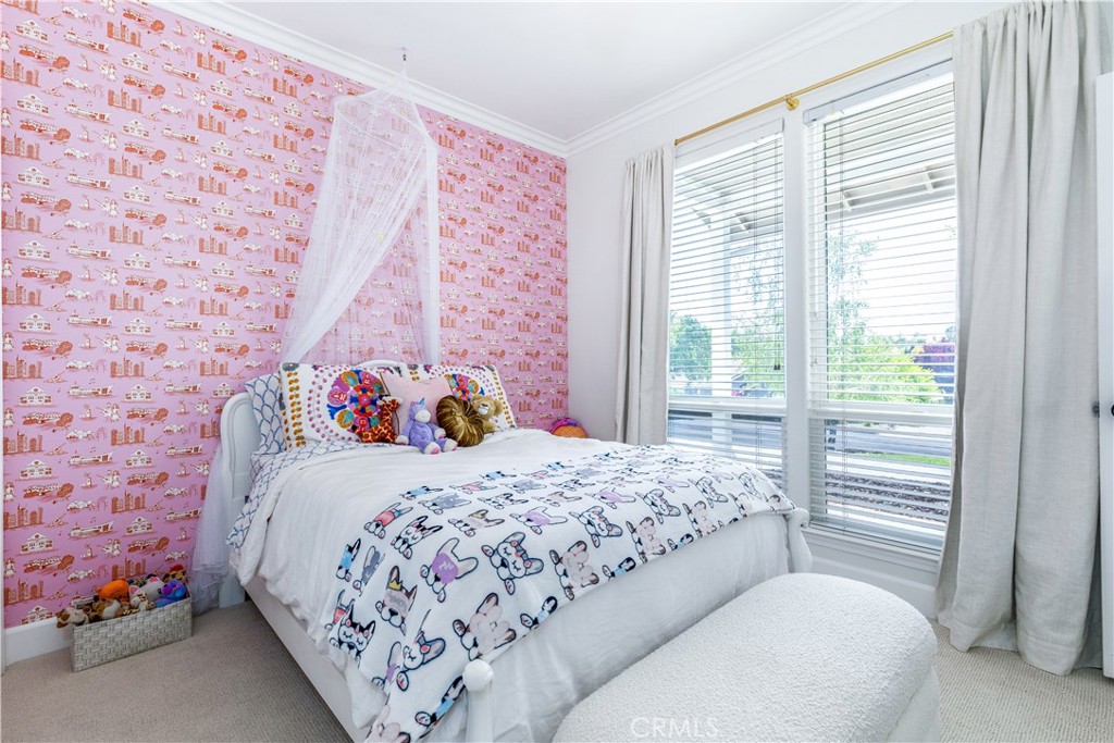 1307 Crown Way