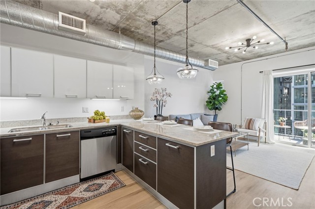 Detail Gallery Image 7 of 37 For 645 W 9th St #424, Los Angeles,  CA 90015 - 1 Beds | 1 Baths