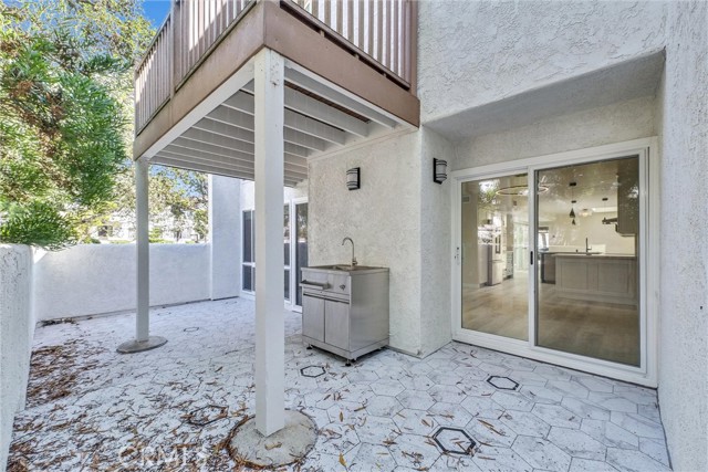 5 Crest Circle, Corona del Mar CA: https://media.crmls.org/medias/fff01fa2-d9ce-4995-9dd3-ea53fd9e7b20.jpg