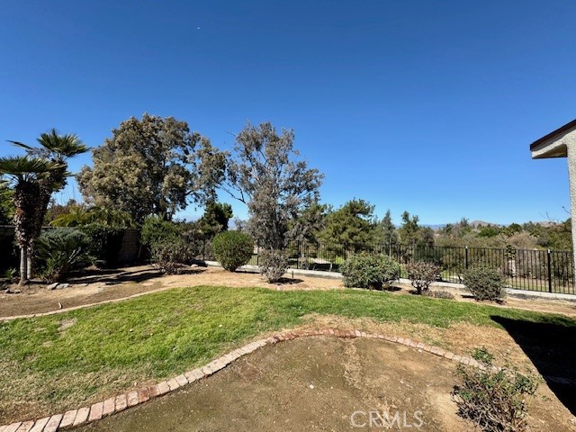 1415 Via Vallarta, Riverside CA: https://media.crmls.org/medias/fff04e9b-b792-4300-9844-278afeb9a09b.jpg