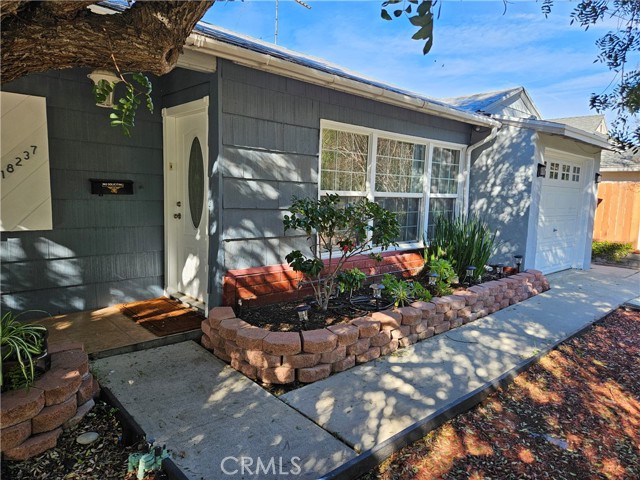 Detail Gallery Image 4 of 39 For 18237 Valley Vista Bld, Tarzana,  CA 91356 - 2 Beds | 1 Baths