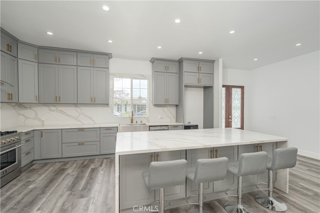 1224 E Live Oak Court