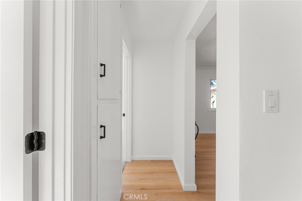 https://media.crmls.org/medias/fff0ba4a-9d85-4fb9-9987-cf7cf7de99b4.jpg?preset=X-Large