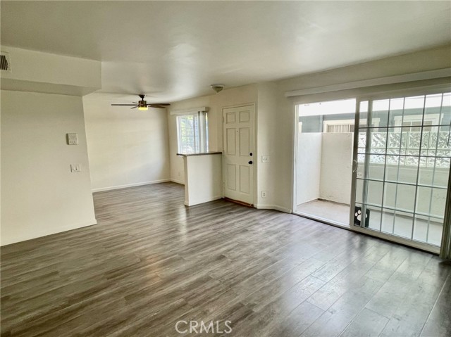 Detail Gallery Image 3 of 15 For 10920 Moorpark, North Hollywood,  CA 90062 - 1 Beds | 1 Baths