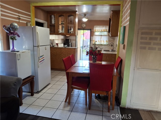 Detail Gallery Image 10 of 16 For 8024 Katherine, Panorama City,  CA 91402 - 2 Beds | 1 Baths