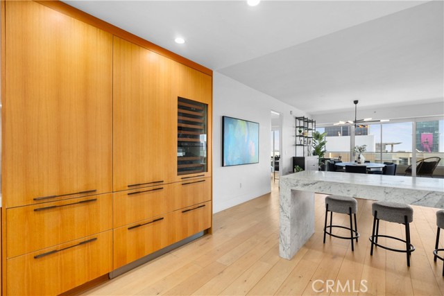6250 Hollywood Boulevard, Los Angeles CA: https://media.crmls.org/medias/fff259b7-060b-425b-8a0b-f8dc9a97cba9.jpg