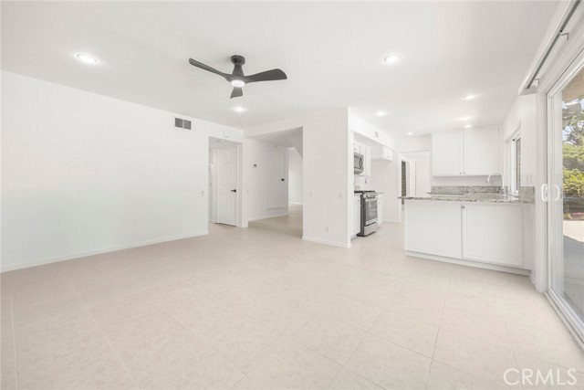 21792 Empanada, Mission Viejo CA: https://media.crmls.org/medias/fff39696-e741-4d0f-b9c6-b3e5713b98b0.jpg
