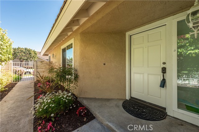 10 Windsong, Irvine CA: https://media.crmls.org/medias/fff3c1e2-26ba-4aa7-898f-745a9c68896f.jpg