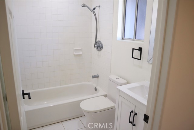 Detail Gallery Image 20 of 27 For 10535 Myrtle St, Downey,  CA 90241 - 6 Beds | 6 Baths