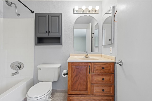 Detail Gallery Image 26 of 44 For 18852 Vista Del Canon #G,  Newhall,  CA 91321 - 2 Beds | 2 Baths