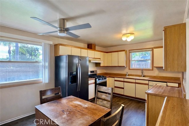 Detail Gallery Image 5 of 19 For 605 Juniper Ave, Fullerton,  CA 92833 - 4 Beds | 2 Baths