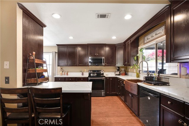 Detail Gallery Image 15 of 41 For 10330 Orange St, Rancho Cucamonga,  CA 91737 - 4 Beds | 2 Baths