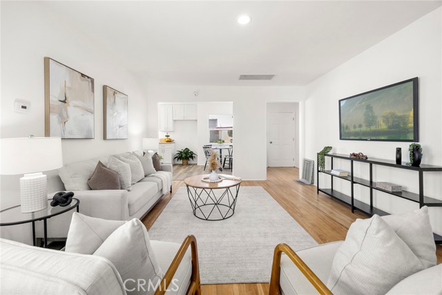 Detail Gallery Image 4 of 31 For 719 S Walnut, Brea,  CA 92821 - 3 Beds | 2 Baths