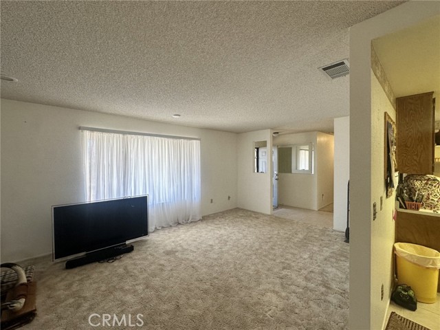 Detail Gallery Image 5 of 15 For 9239 Joshua, Apple Valley,  CA 92308 - 3 Beds | 2 Baths