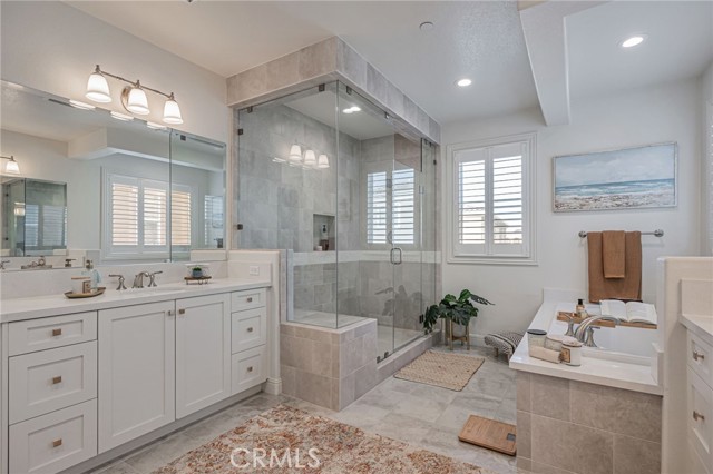 12060 N Azurita Court, Porter Ranch CA: https://media.crmls.org/medias/fff538fc-e94a-4c79-8b71-1901e3a06fb9.jpg