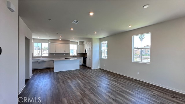 102 Hudson, Pomona CA: https://media.crmls.org/medias/fff5b583-dd3a-4a41-9c7a-794d4de7a15b.jpg
