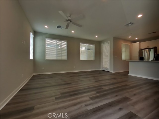 31524 Hans Drive, Menifee CA: https://media.crmls.org/medias/fff5f609-1247-4590-854d-68d9c1c838ab.jpg