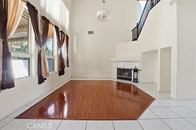 Detail Gallery Image 5 of 53 For 748 Navarro, Corona,  CA 92879 - 4 Beds | 3/1 Baths