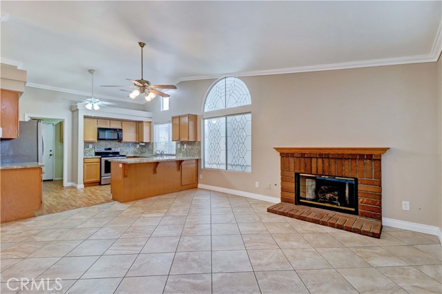1946 Tamarack Lane, Hemet CA: https://media.crmls.org/medias/fff63fce-cfbc-44fd-ae29-20651bbdd189.jpg