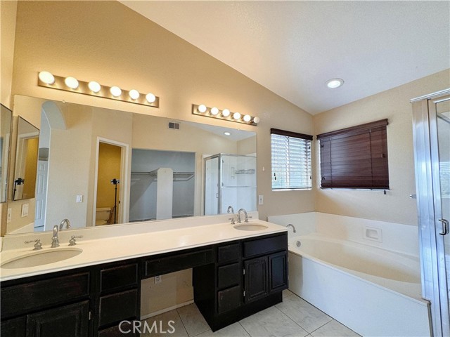 Detail Gallery Image 18 of 33 For 8747 Chesapeake Ln, Riverside,  CA 92508 - 4 Beds | 3 Baths