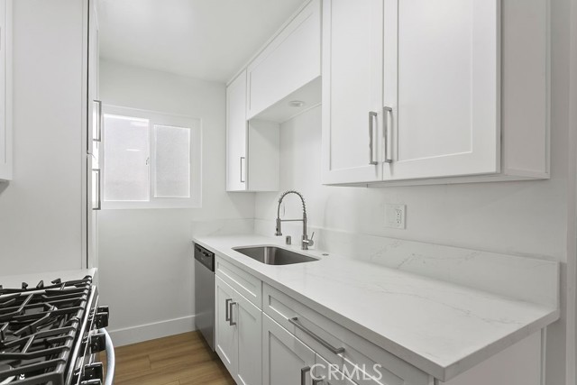 224 13th Street, Huntington Beach CA: https://media.crmls.org/medias/fff6a5af-b79f-4830-84ec-d02ead8077ee.jpg
