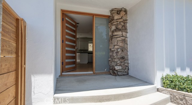 Detail Gallery Image 4 of 28 For 4610 Cerrillos Dr, Woodland Hills,  CA 91364 - 4 Beds | 2 Baths